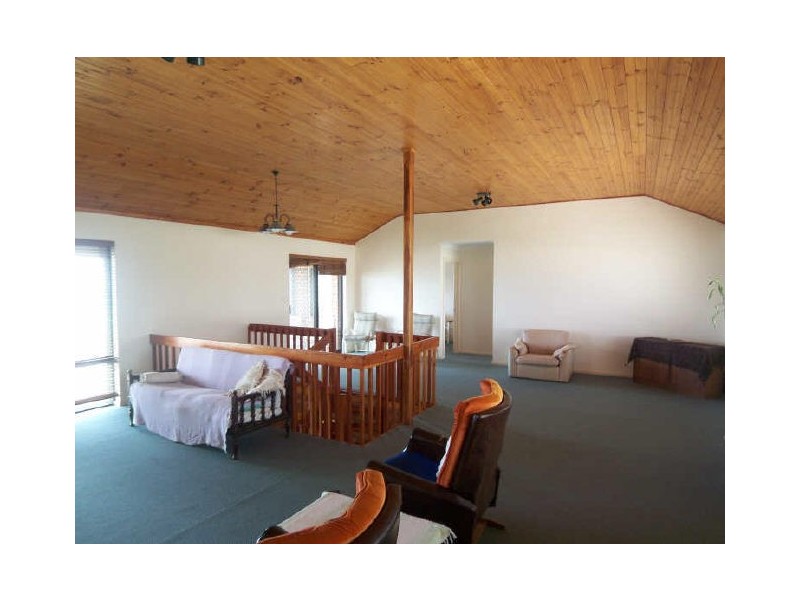 4 Ormsby Terrace, San Remo WA 6210