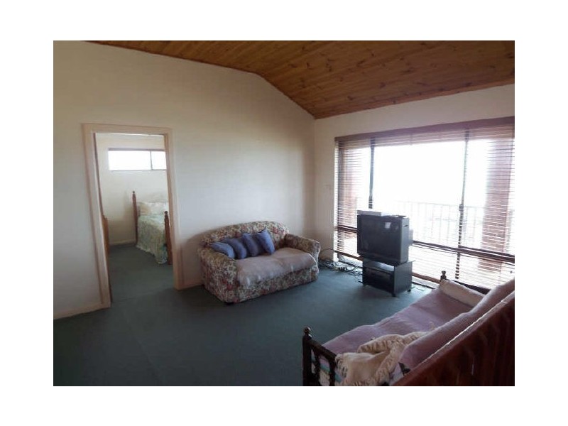 4 Ormsby Terrace, San Remo WA 6210