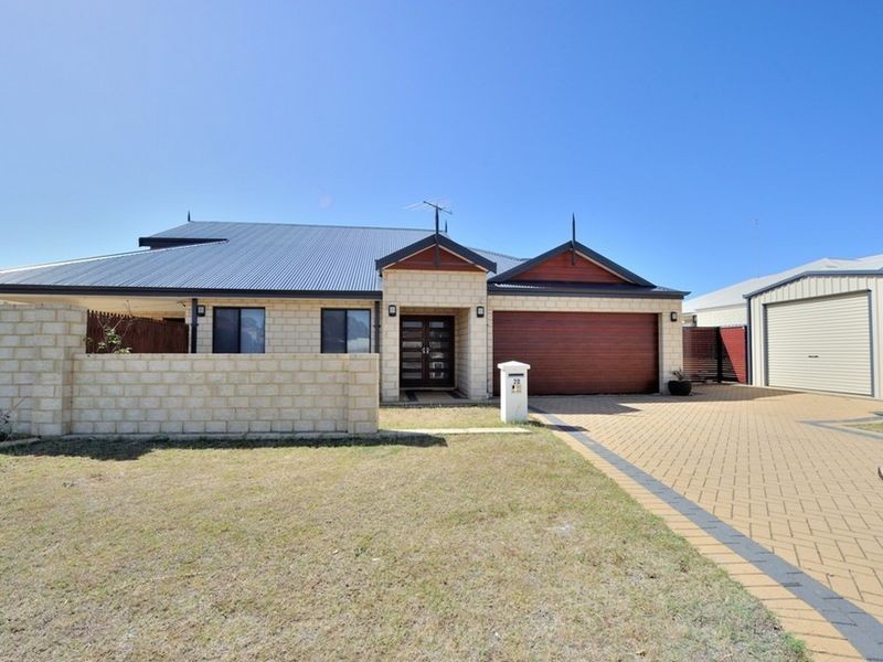 20 Bookleaf Loop, Halls Head WA 6210
