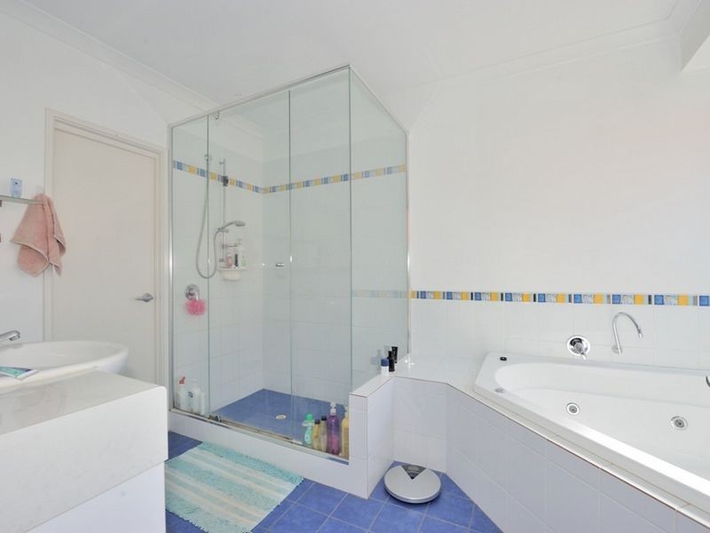 20 Bookleaf Loop, Halls Head WA 6210