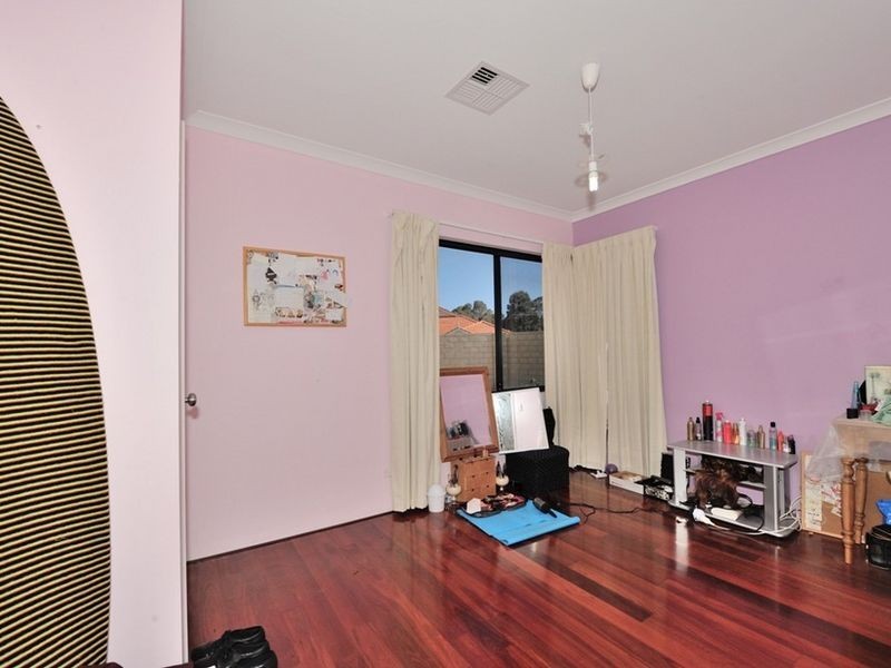 20 Bookleaf Loop, Halls Head WA 6210