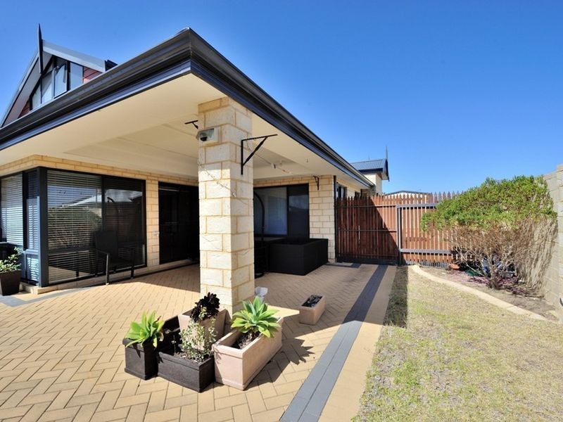 20 Bookleaf Loop, Halls Head WA 6210