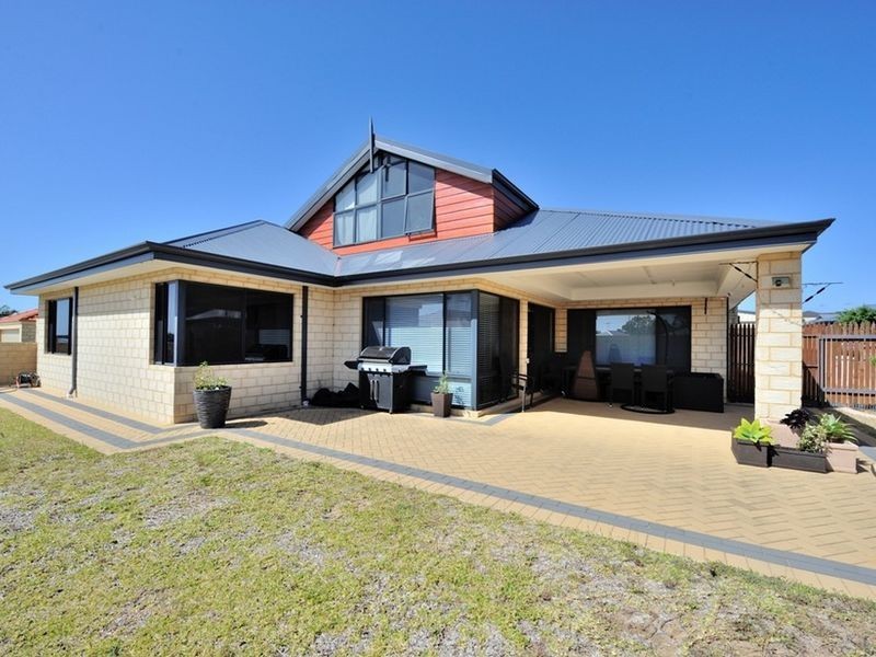 20 Bookleaf Loop, Halls Head WA 6210