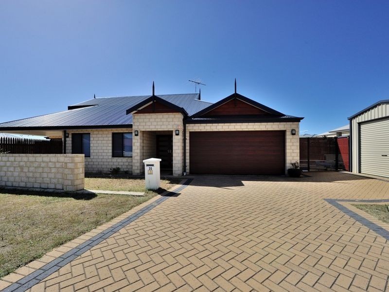 20 Bookleaf Loop, Halls Head WA 6210