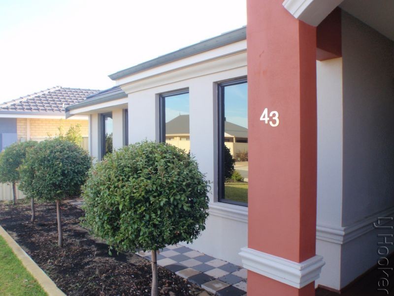 43 Yindana Boulevard, Lakelands WA 6180