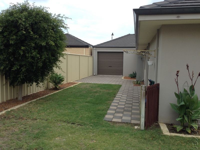 43 Yindana Boulevard, Lakelands WA 6180