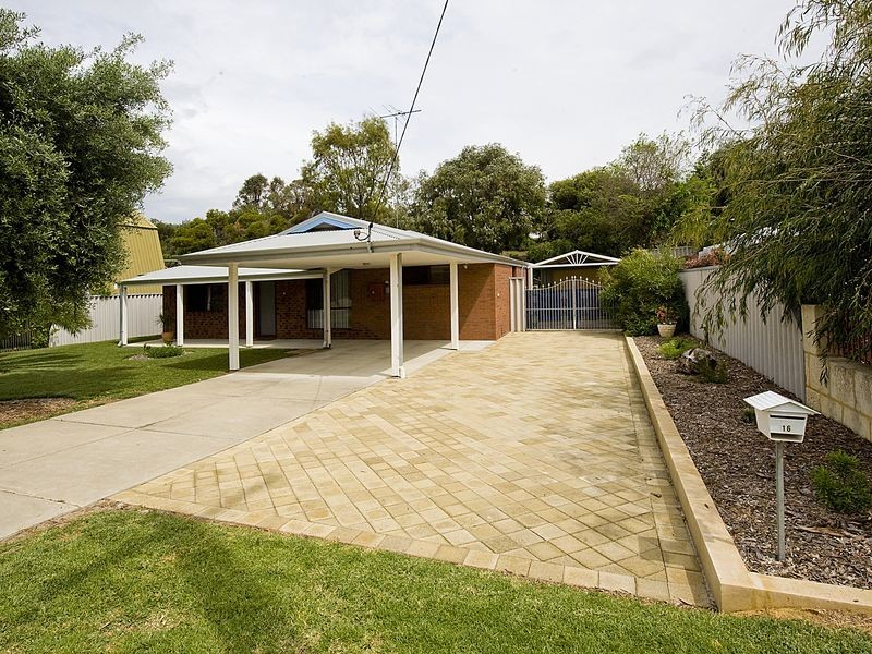 16 Ivanhoe Crescent, Falcon WA 6210