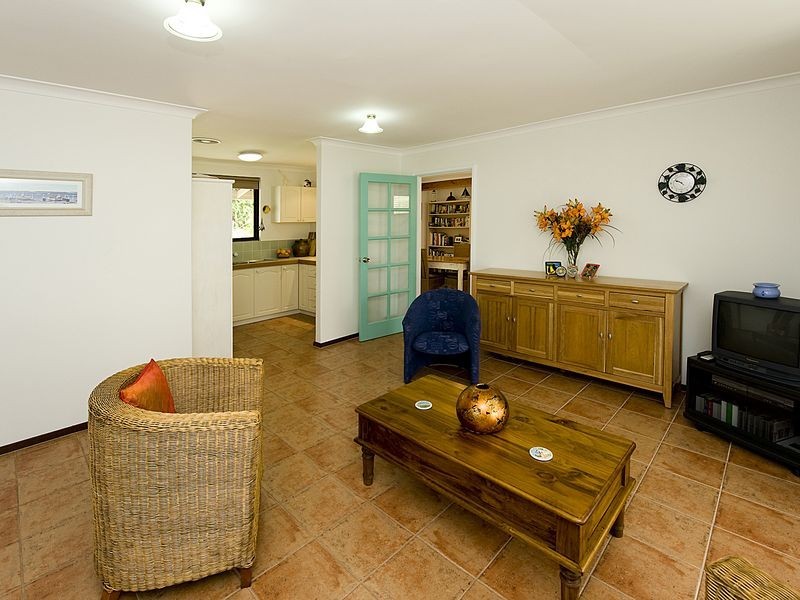 16 Ivanhoe Crescent, Falcon WA 6210
