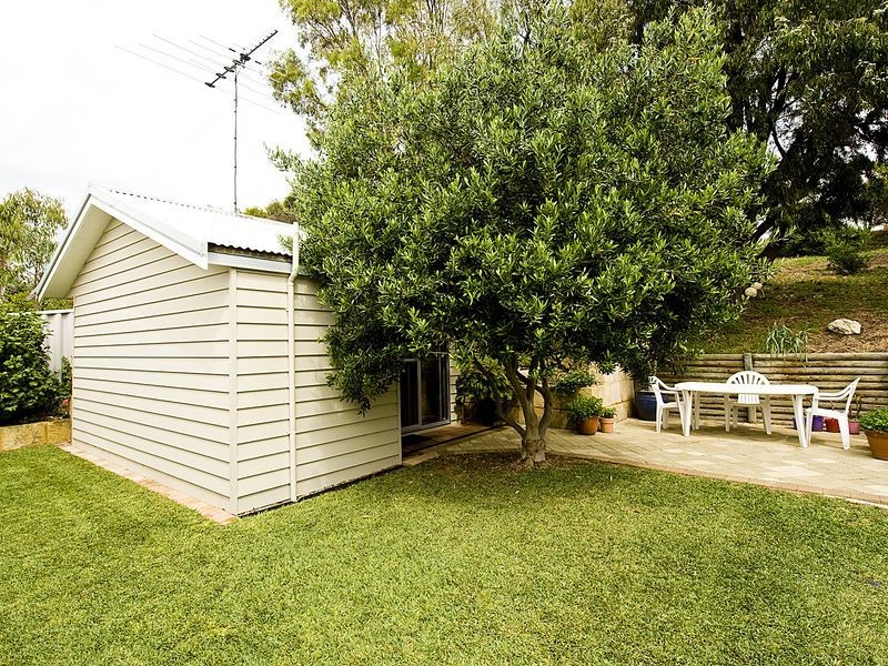 16 Ivanhoe Crescent, Falcon WA 6210