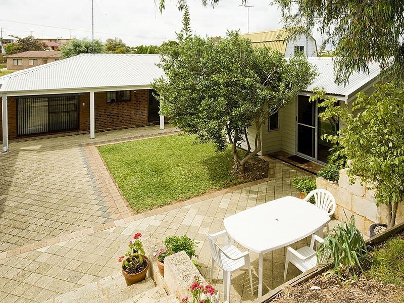 16 Ivanhoe Crescent, Falcon WA 6210