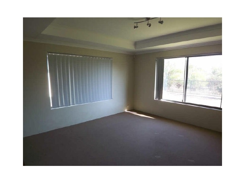 5 Hamlet Pass, Pinjarra WA 6208