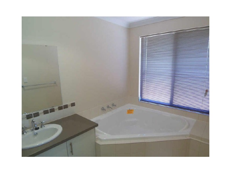 20 Anhinga Trail, Dudley Park WA 6210