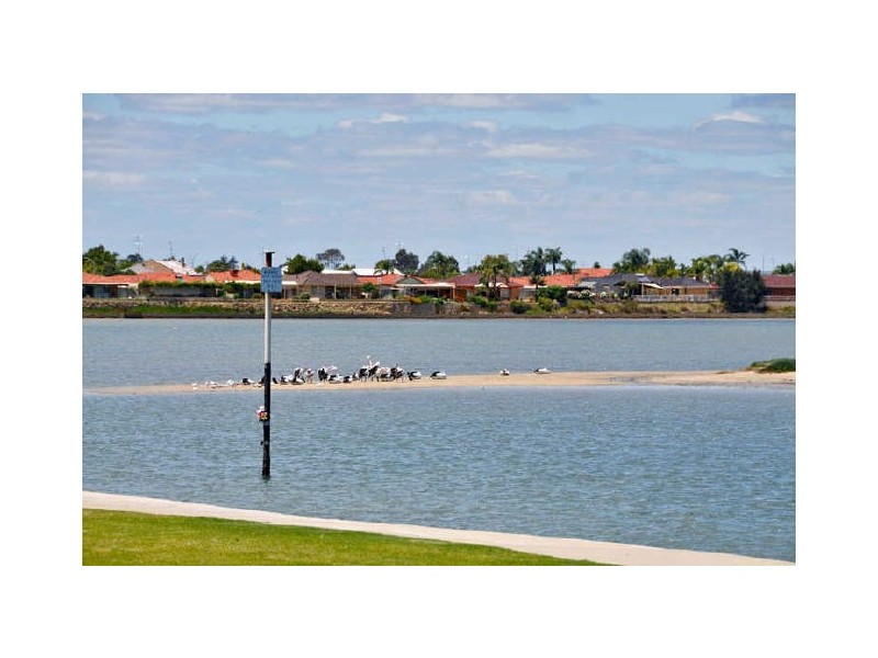 21/3 Leslie Street, Dudley Park WA 6210