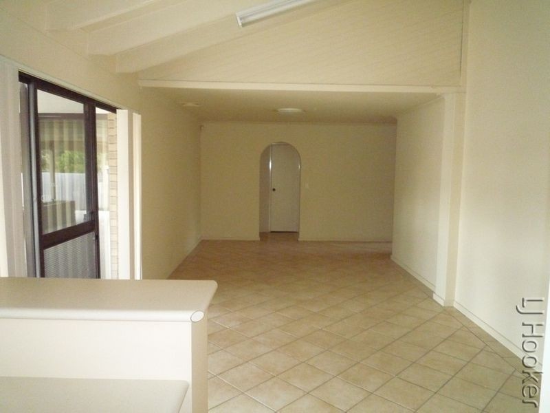 54 Peelwood Parade, Halls Head WA 6210