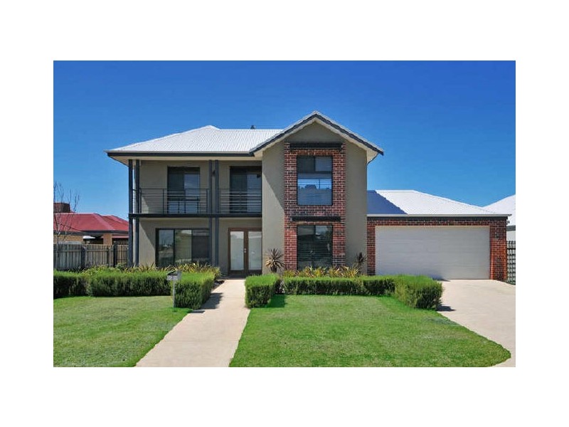 3 Dalona Parkway, Lakelands WA 6210