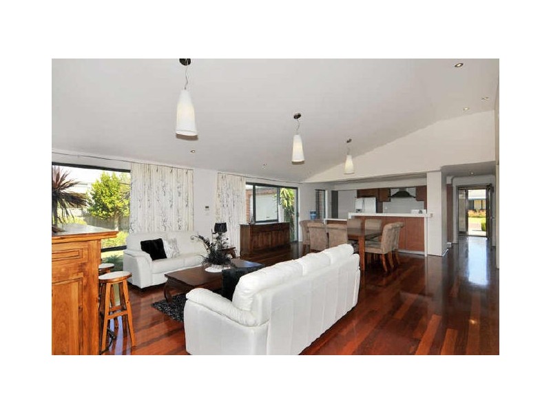 3 Dalona Parkway, Lakelands WA 6210