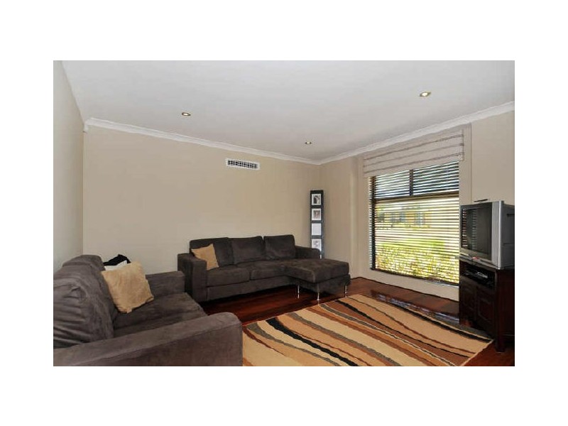 3 Dalona Parkway, Lakelands WA 6210