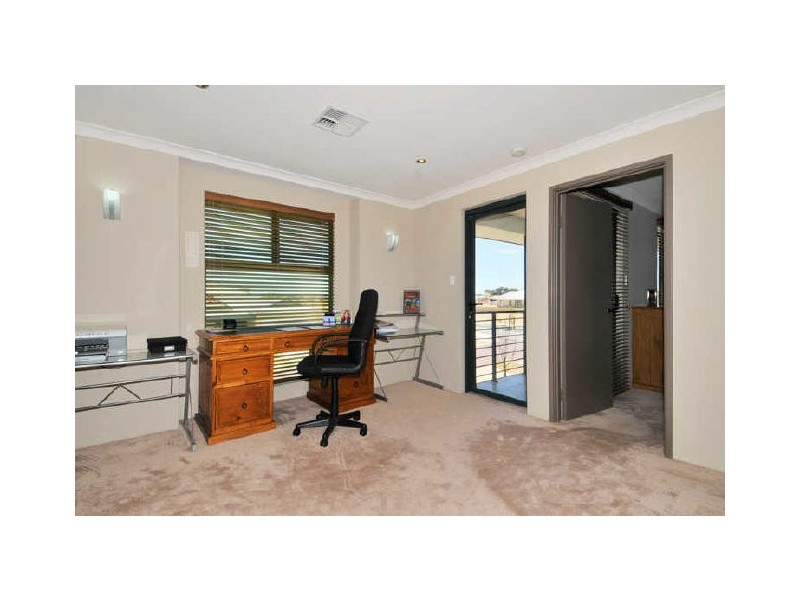 3 Dalona Parkway, Lakelands WA 6210