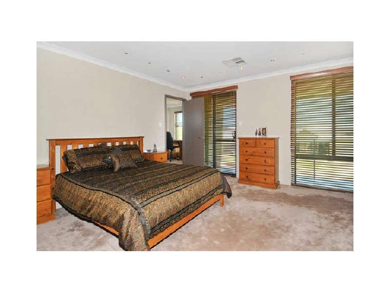 3 Dalona Parkway, Lakelands WA 6210