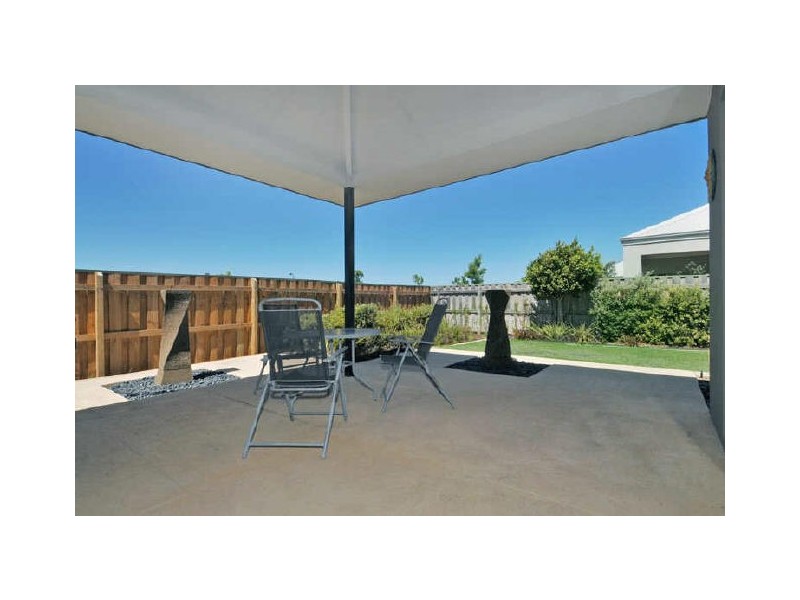 3 Dalona Parkway, Lakelands WA 6210