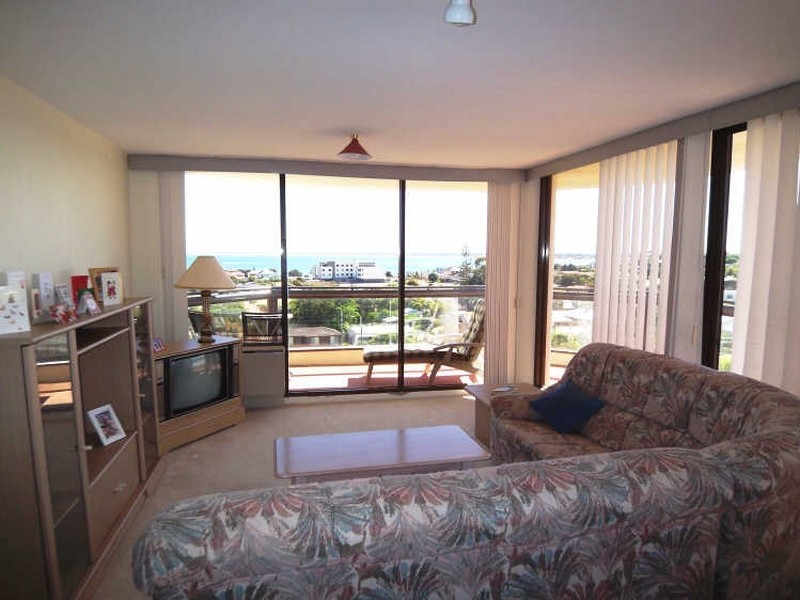 14/6A Valley Road, Halls Head WA 6210