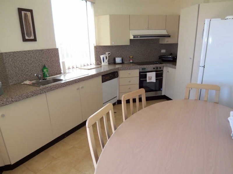 14/6A Valley Road, Halls Head WA 6210