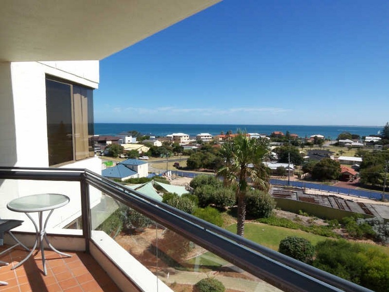 14/6A Valley Road, Halls Head WA 6210
