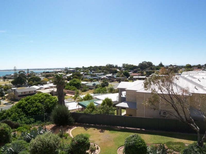 14/6A Valley Road, Halls Head WA 6210