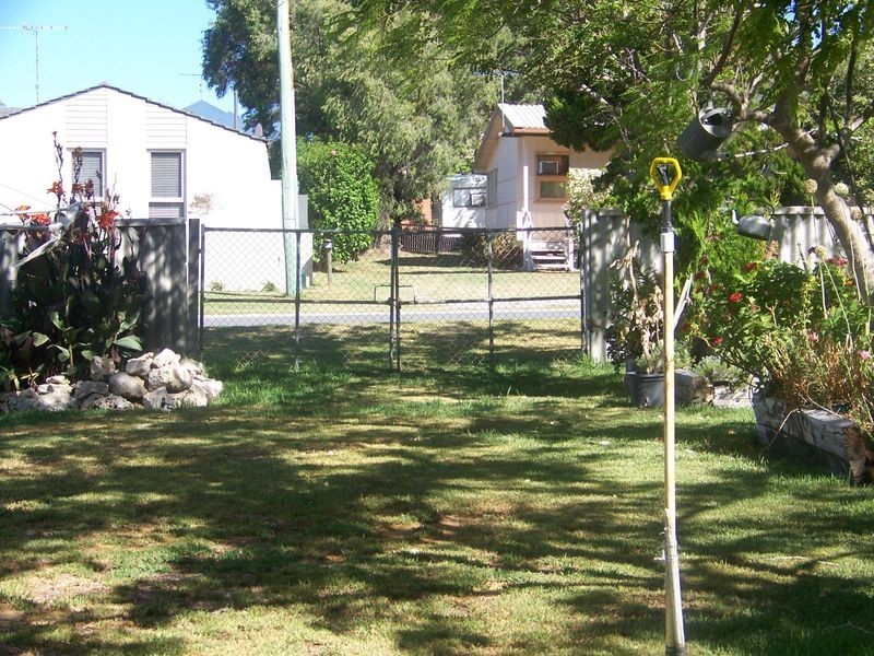 1 Gallop Street, Halls Head WA 6210