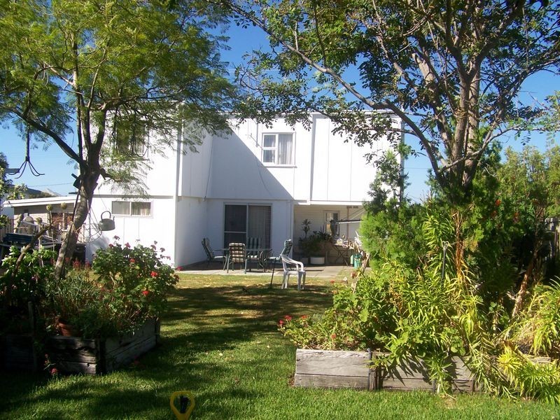 1 Gallop Street, Halls Head WA 6210