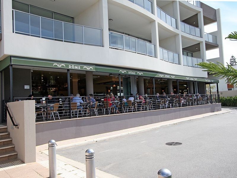 1 Gallop Street, Halls Head WA 6210