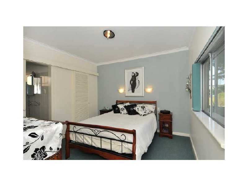 10 Success Street, Madora Bay WA 6210