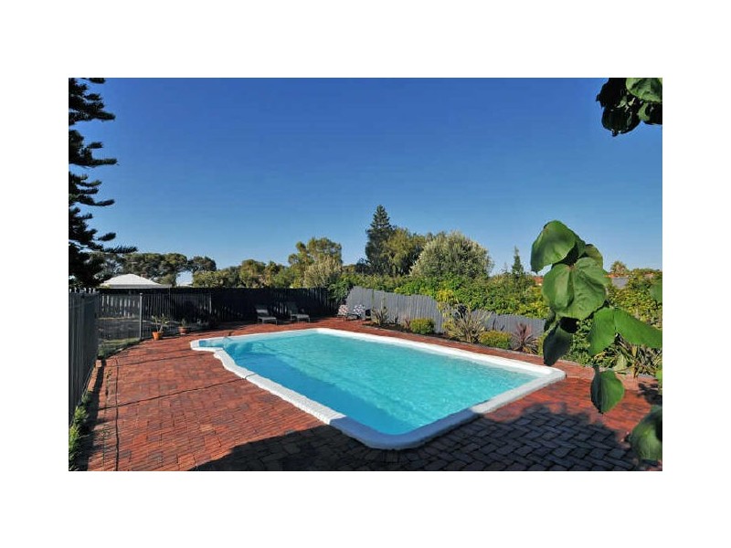 10 Success Street, Madora Bay WA 6210