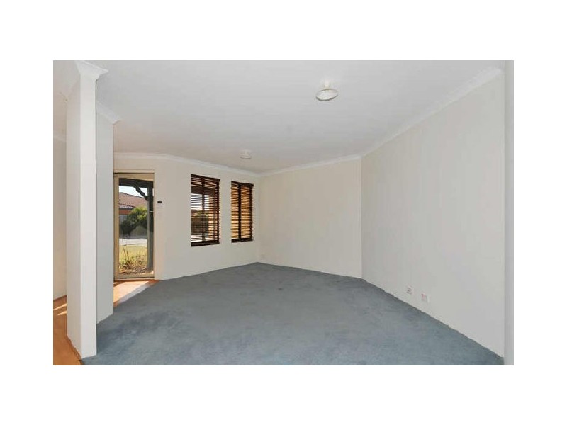 14 Pineknoll Gardens, Meadow Springs WA 6210