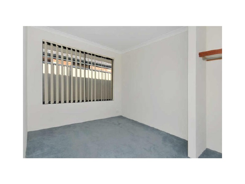 14 Pineknoll Gardens, Meadow Springs WA 6210