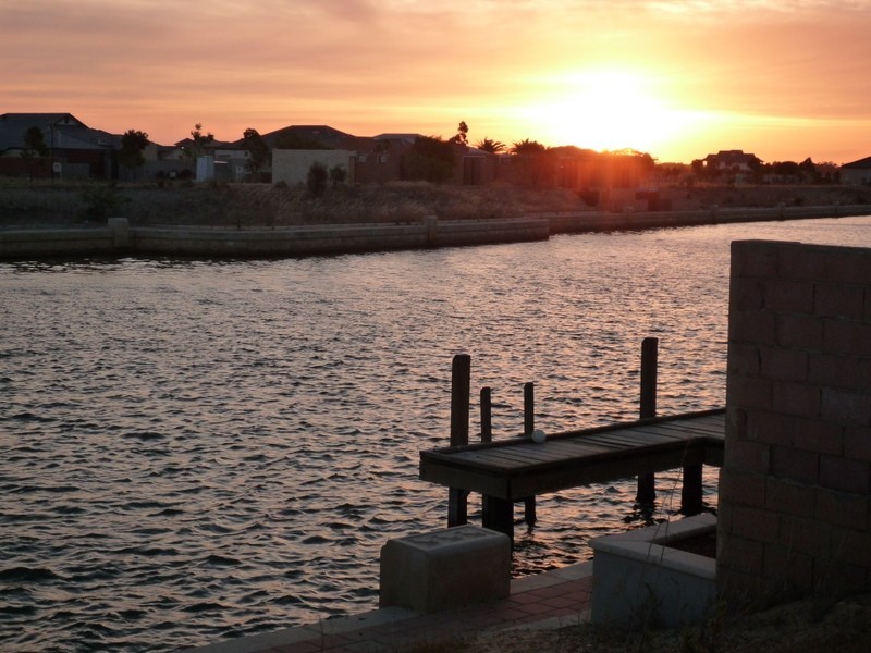 19 Waterlilly Drive, Dudley Park WA 6210