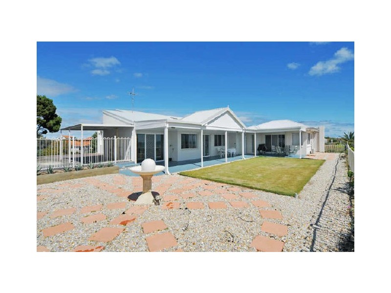 114 Leighton Road, Halls Head WA 6210