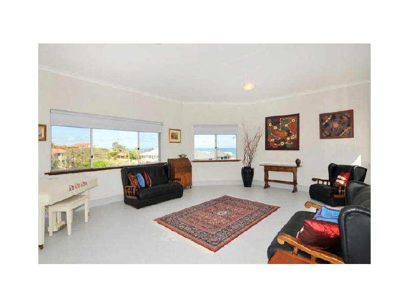 114 Leighton Road, Halls Head WA 6210