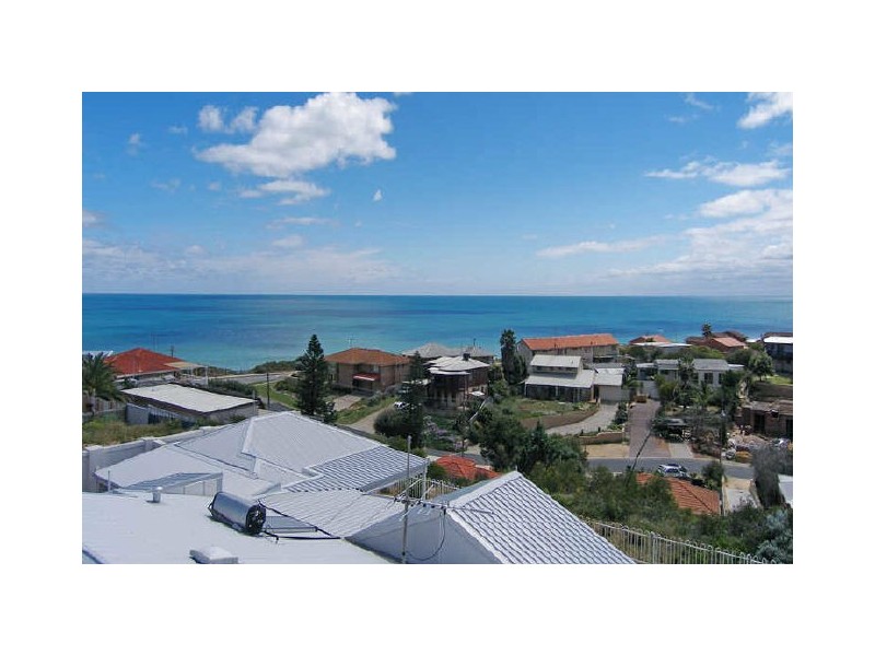 114 Leighton Road, Halls Head WA 6210