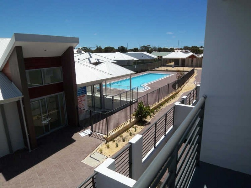 14 Oakleigh Drive, Erskine WA 6210