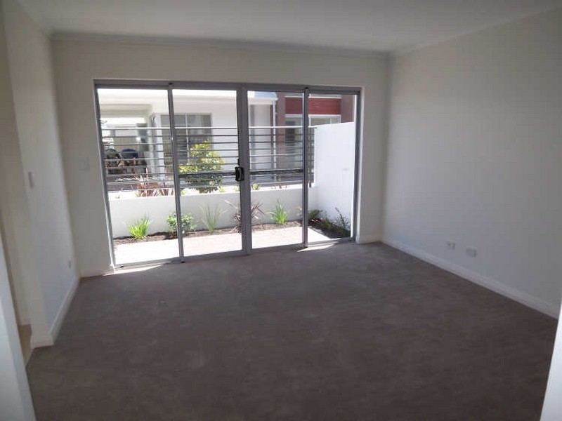 14 Oakleigh Drive, Erskine WA 6210