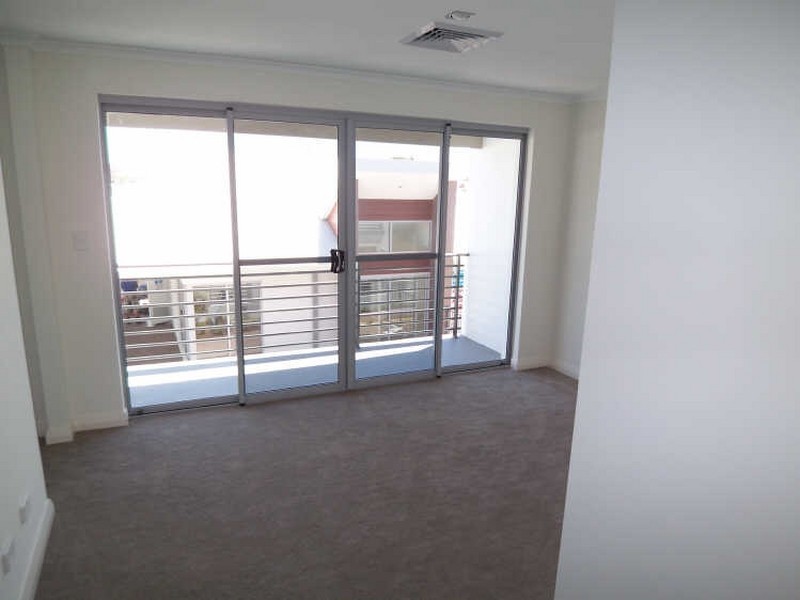 14 Oakleigh Drive, Erskine WA 6210