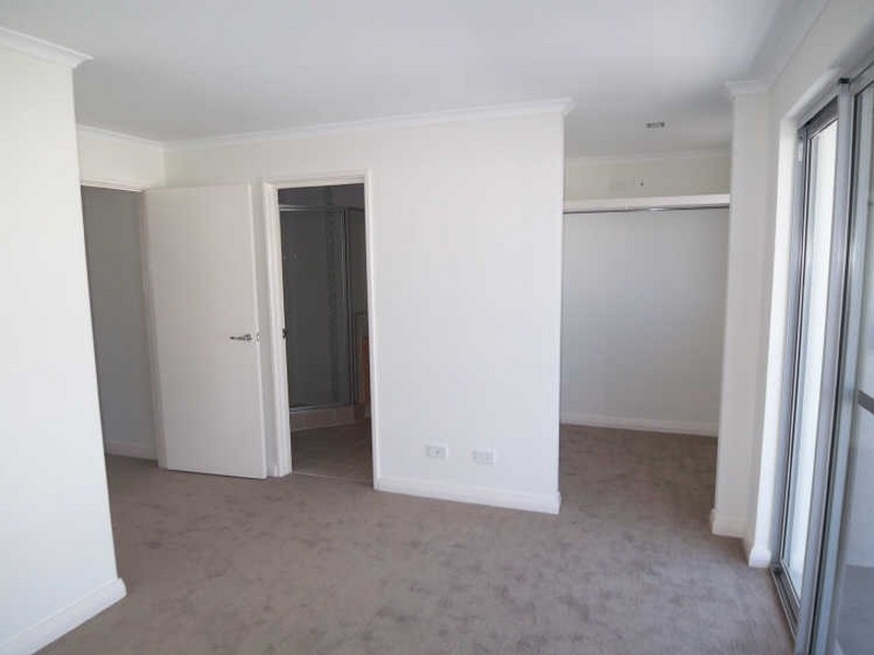 14 Oakleigh Drive, Erskine WA 6210