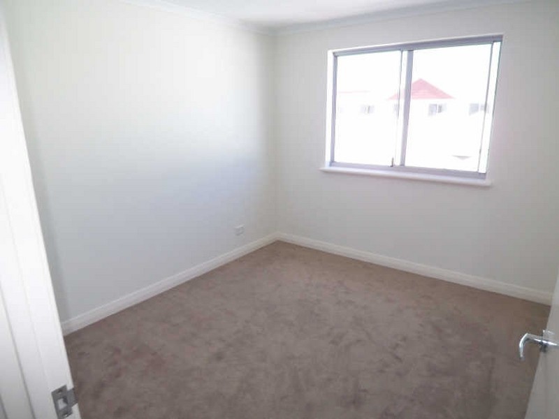 14 Oakleigh Drive, Erskine WA 6210