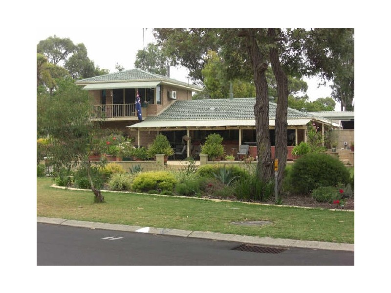 2 Nesbit Road, Greenfields WA 6210