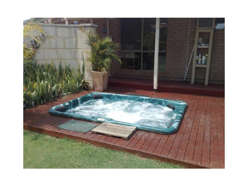 2 Nesbit Road, Greenfields WA 6210