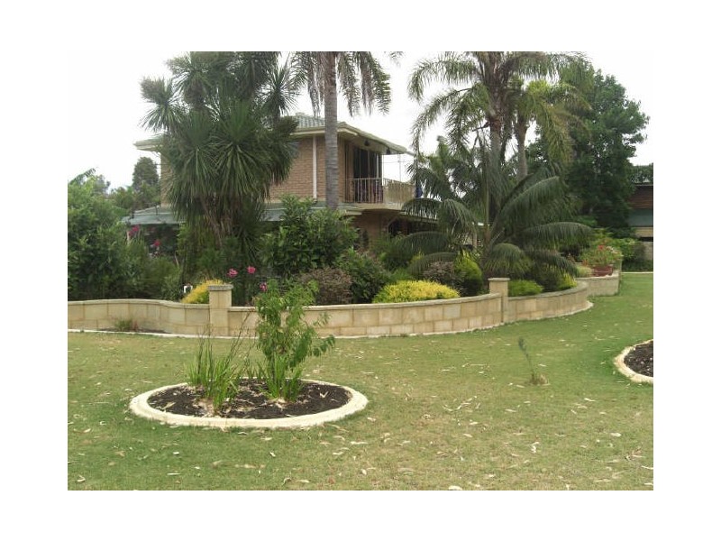 2 Nesbit Road, Greenfields WA 6210