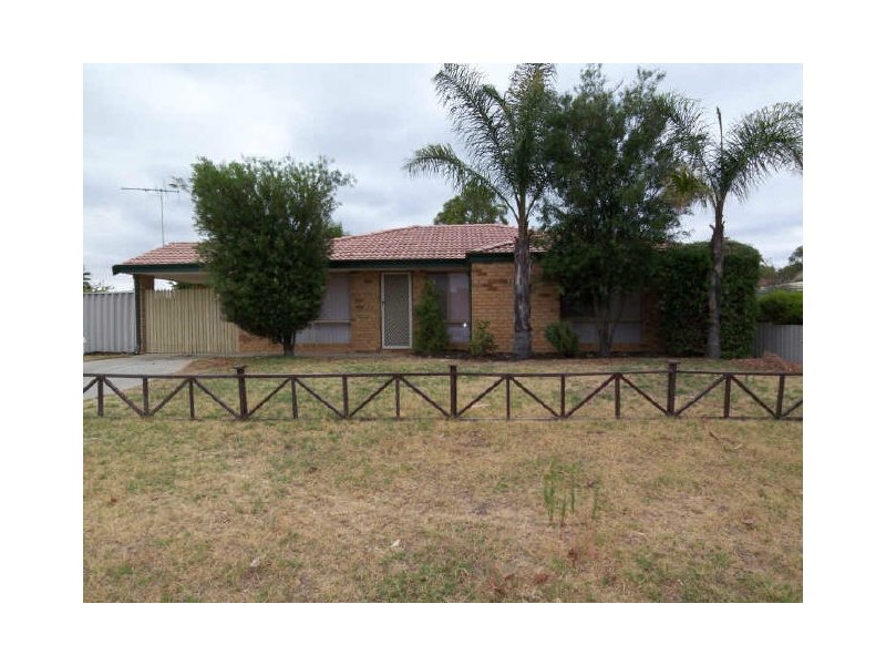 2 Penrith Street, Dudley Park WA 6210