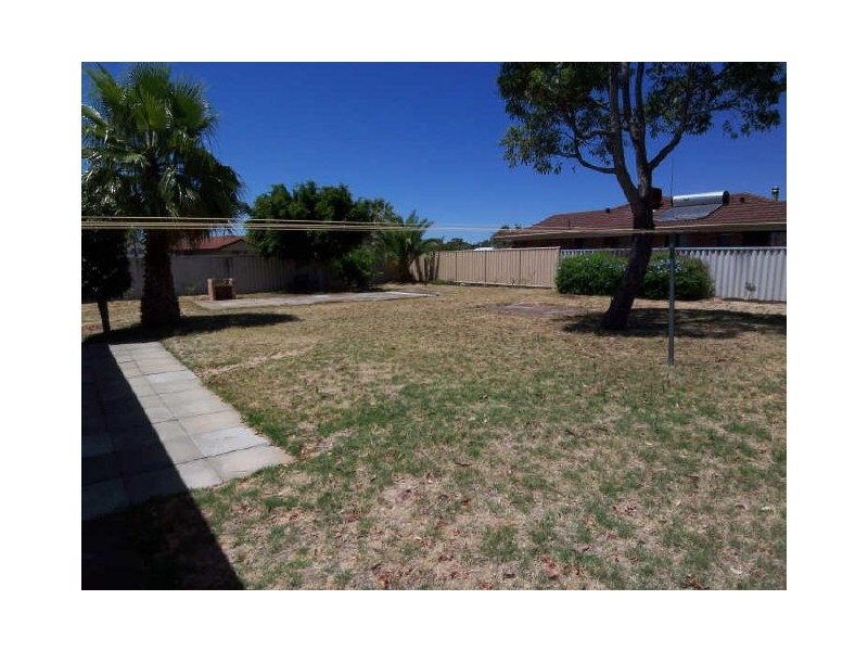 2 Penrith Street, Dudley Park WA 6210