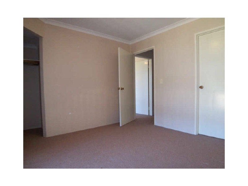 2 Penrith Street, Dudley Park WA 6210